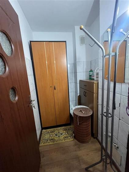 Apartament cu 3 camere decomandat în Nufărul