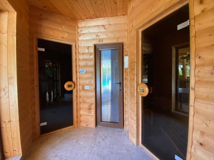 Casă individuală cu 6 camere cu Garaj în Cărbunari