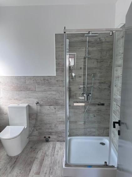 Duplex cu 5 camere cu Canalizare în Central