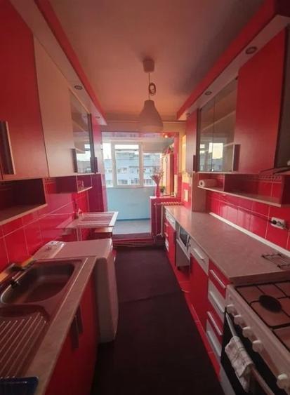 Apartament cu 2 camere decomandat în Podu Roș