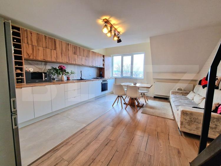 Apartament cu 4 camere semidecomandat, mobilat în Florești