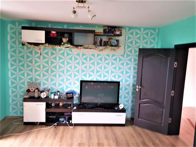 Casă individuală cu 6 camere cu Canalizare în Hărman