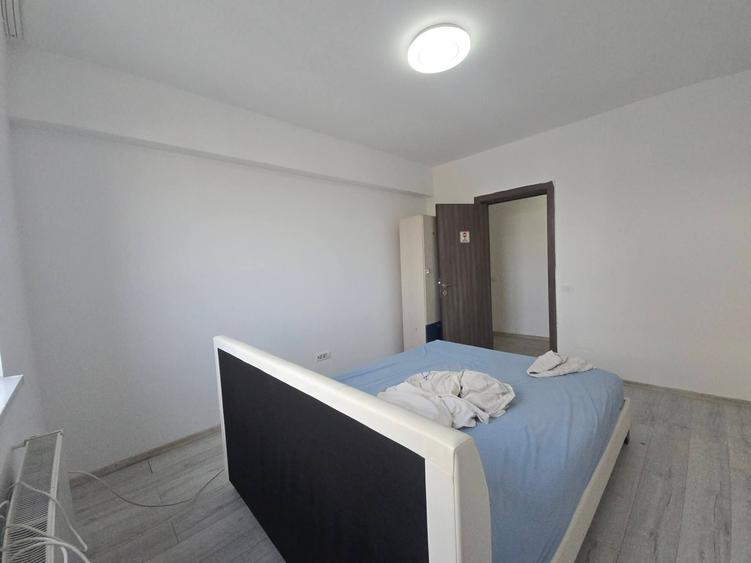 Apartament cu 3 camere decomandat în Dobroești