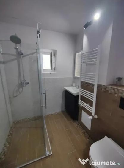 Apartament cu 2 camere decomandat în Calea București