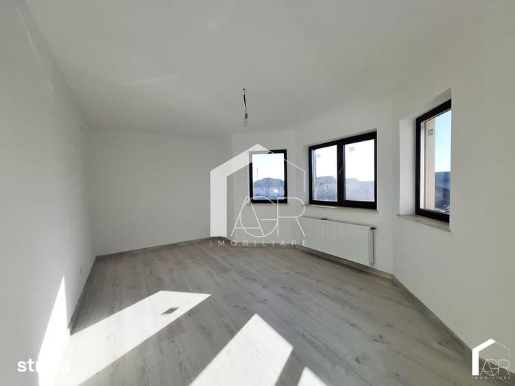 Casă cu 5 camere cu Teren 550 Mp în Păulești