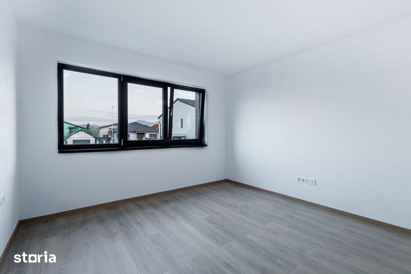 Casă cu 2 camere cu Teren 207 Mp în Sânpetru