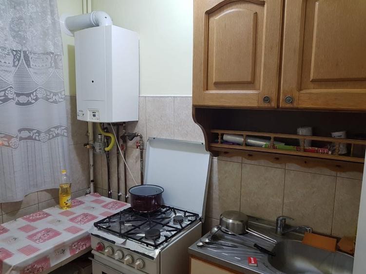 Garsoniera de inchiriat blocul turn, Milea - 3