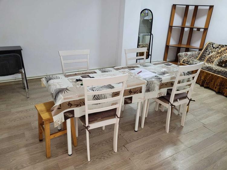 Casă cu 4 camere decomandat în Central