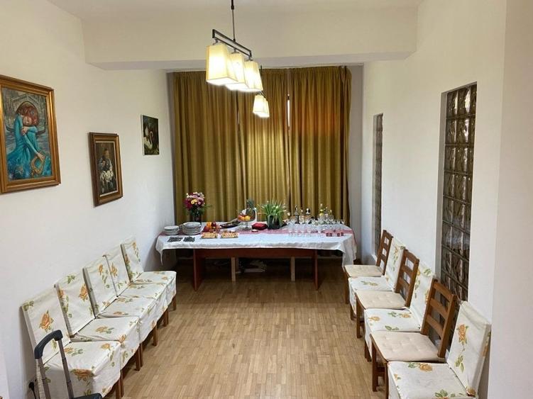 Casă individuală cu 7 camere cu Canalizare în Parcul Carol