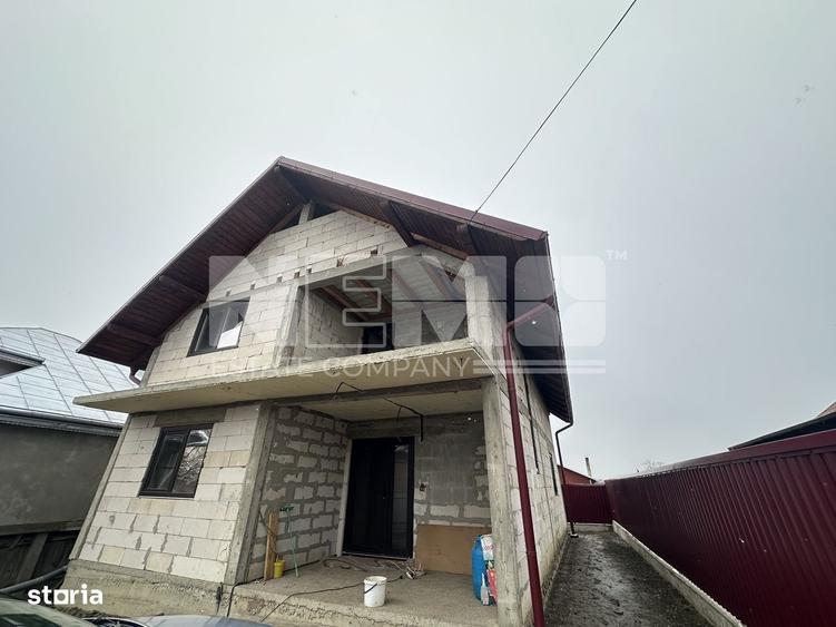 Casă cu 4 camere în Bulai