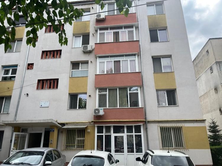 Apartament cu 2 camere semidecomandat în Centrul Vechi