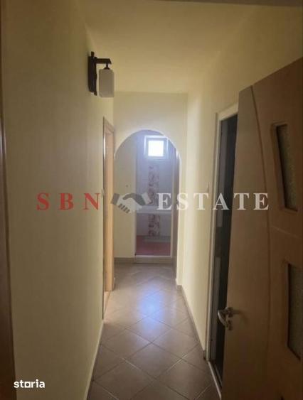 Apartament cu 3 camere decomandat în Titan