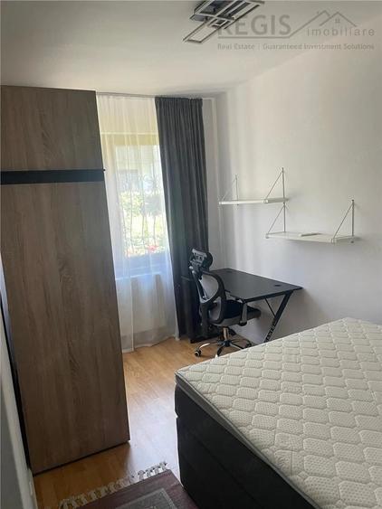 Apartament cu 3 camere semidecomandat în Ultracentral