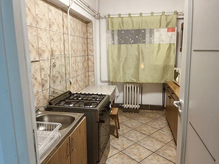 Apartament cu 2 camere decomandat în Hala Centrală