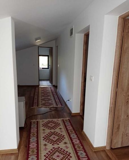 Casă cu 4 camere în Lăicăi
