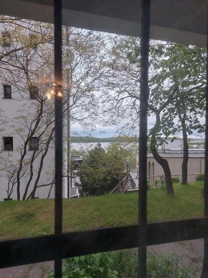 Apartament cu 3 camere decomandat în Faleză