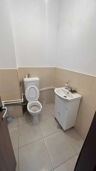Spațiu comercial, de 72 mp, în Central