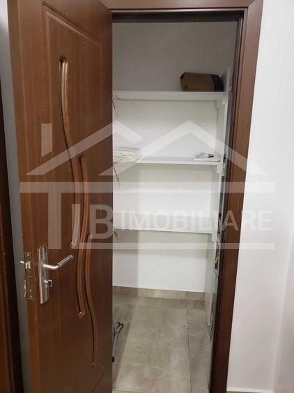 Apartament cu 3 camere decomandat în Cornișa