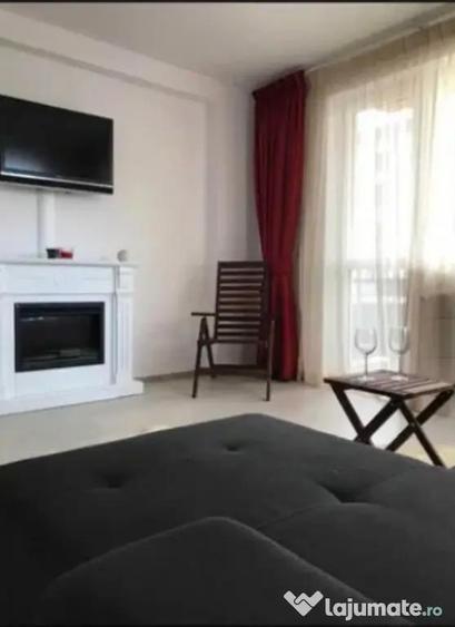 Apartament cu 3 camere decomandat, mobilat în Tractorul