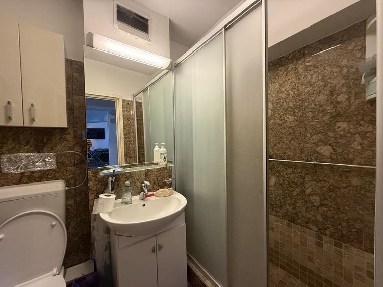 Apartament cu 3 camere decomandat în P-ța Dorobanți