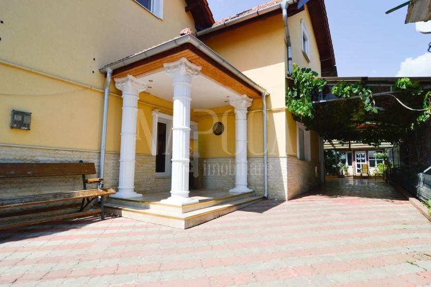 Casă individuală cu 6 camere cu Canalizare în Iris