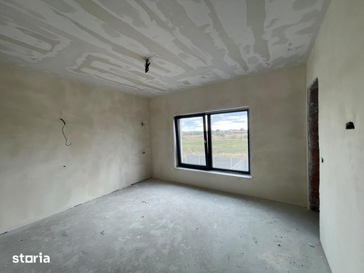 Casă cu Teren 275 Mp în Ghiroda
