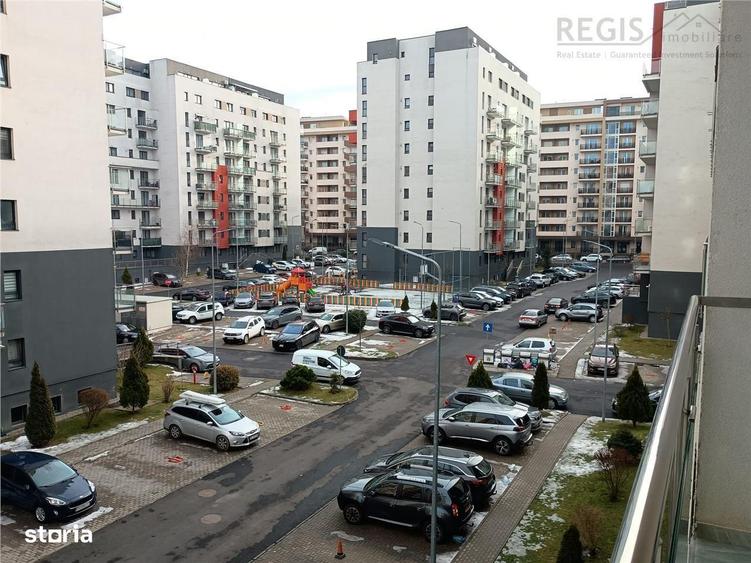 Apartament cu 3 camere, mobilat în Tractorul