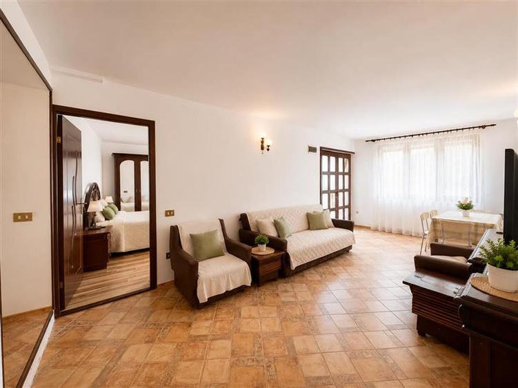 Casă individuală cu 3 camere cu Garaj în Tudor