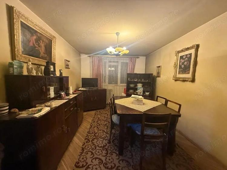 Vintage apartament 4 camere, B-dul Bucure?ti / Regele Mihai,decomandat etaj 2 - 10