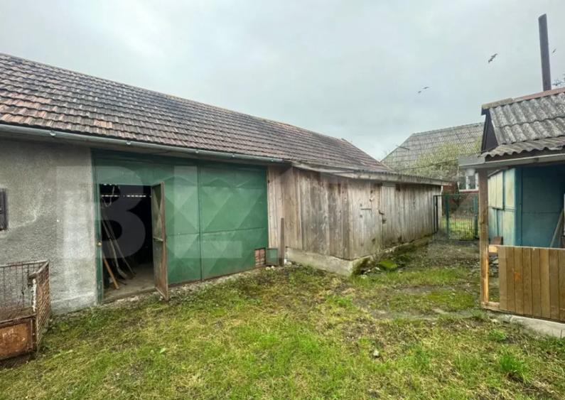 Casa individuala, 3300 mp teren, zona Sintereag - 10