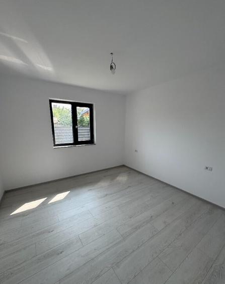 Vanad casa noua in Cordun - 12