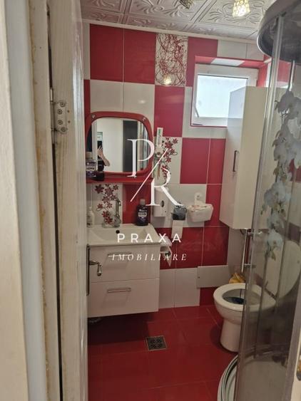 Dupex de vanzare transformat in 2 apartamente zona Metro! - 9