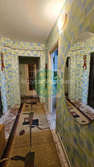 Apartament 3 camere, 2 bai si 2 balcoane, etaj 3