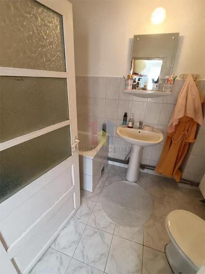 Casa pretabila 2 familii, 6 camere, teren 390 mp, zona Centrala - 14