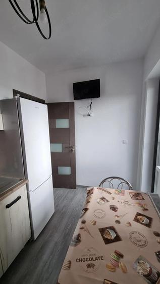 Inchiriez ap.1 camera Regie Grozave?ti - 2