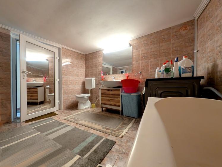 Casa cu teren - multiple destinatii  -zona Parcul Salca - 11