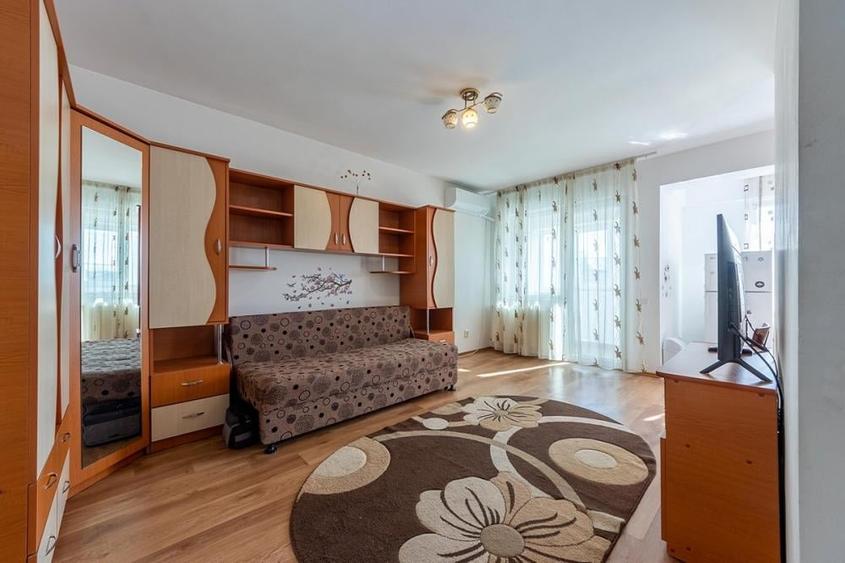 Aparatorii Patriei, garsoniera et.1, langa AutoNesti - 1