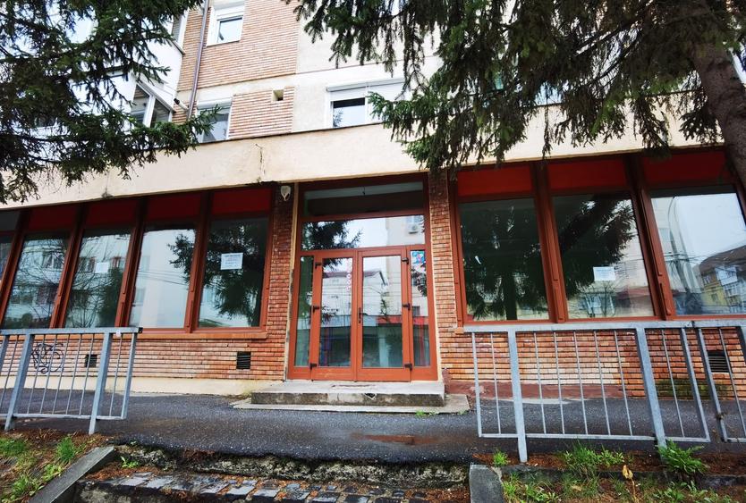 Spațiu comercial, de 867 mp, în Lazaret