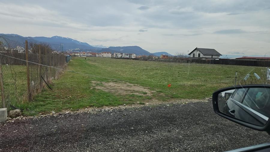 Teren Intravilan Zona  Tractorul - 3