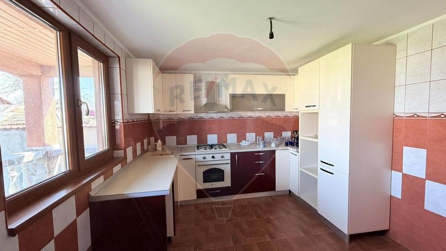 Casă cu 4 camere de vânzare Nămoloasa I Galati - 5