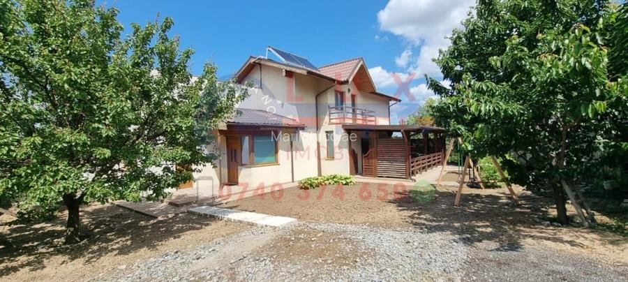 Casă individuală cu 4 camere în Păcii Casă individuală cu 4 camere în Păcii