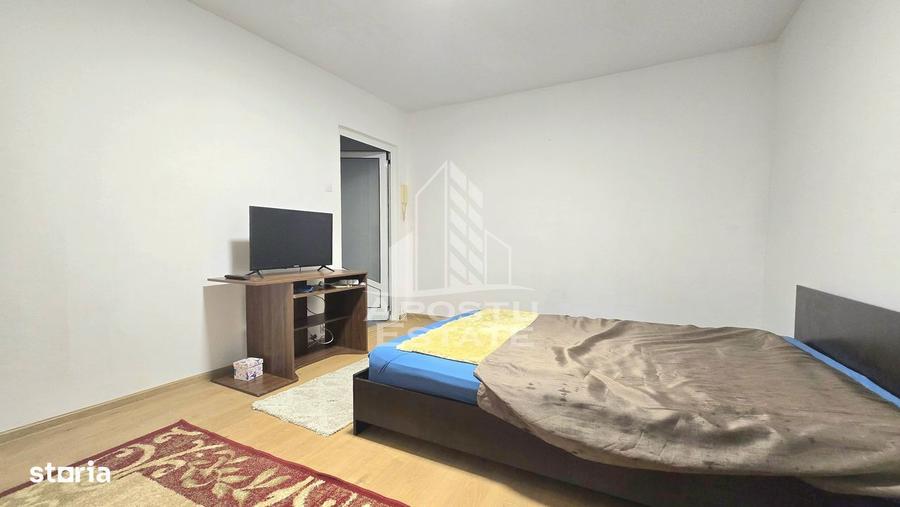 Apartament o camera decomandat zona Take Ionescu - 2