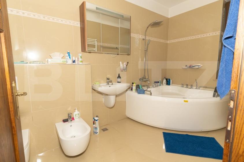 Vila exclusivista, de vanzare, cu 8 camere, 400 mp, zona Peris - 16