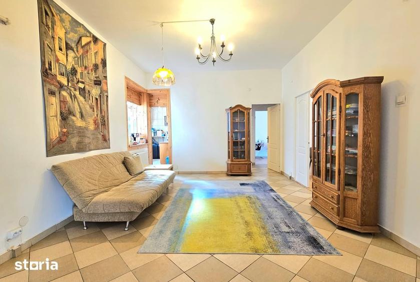 Apartament cu 4 camere în Moșilor