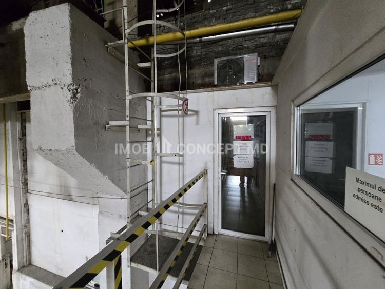 Inchiriere  Hala industriala 2500 mp, birouri 400 mp, teren 6477mp zona Xenia - 12
