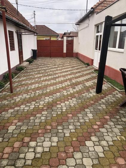 casa 4 camere Livada jud Arad - 1