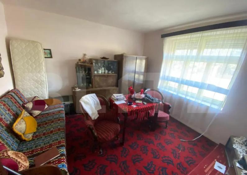 Casa cu teren 10 ari, 2 anexe ?i dublu front stradal B - 4