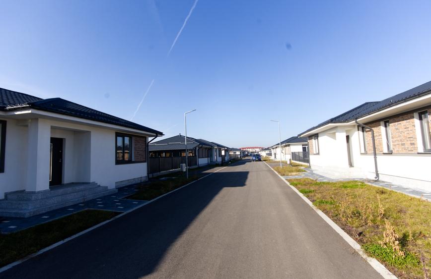 THERME Vila individuala 4 camere, nefinisata, teren 450 m  in complex securizat - 1