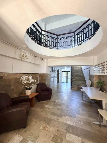 Apartament cu 4 camere decomandat în Unirii