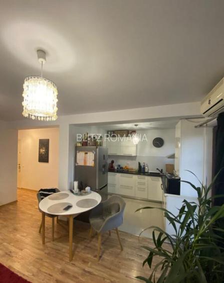 Apartament de vanzare, cu 3 camere, 120 mp, zona Marul de Au